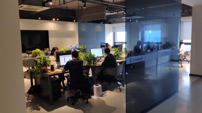 Yüksek hassasiyetli cam şişe doldurma mühürleme makinesi alkolsüz içecekler cam şişe doldurma makinesi 5